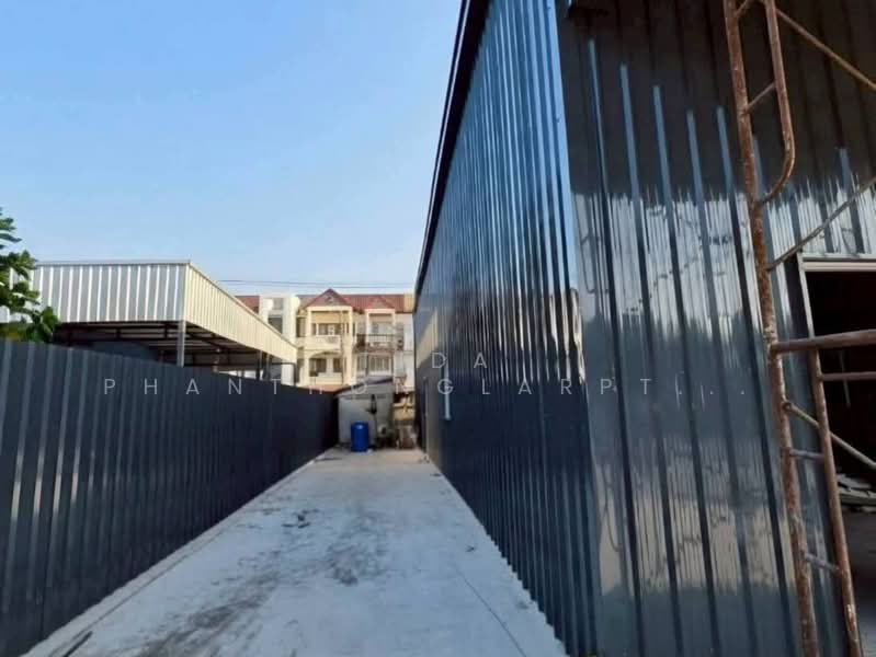 Chokchai 4 warehouse near expressway near electric train, Bangkok, Lat Phrao, Lat Phrao, Bangkok, , 327 sqm, Warehouse/Factory For Rent, by Tida phanthonglarptawee, 500257270 - DDproperty.com