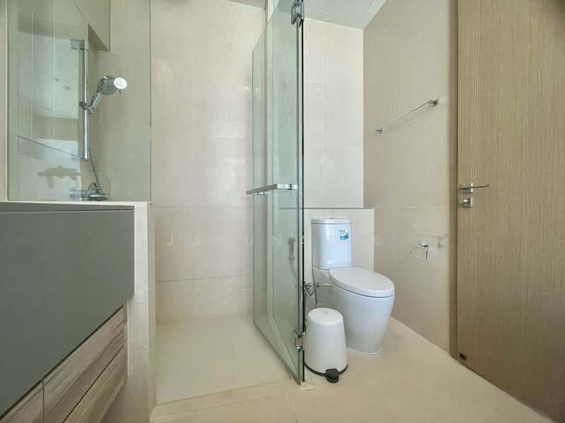 The Esse Asoke, Bangkok, 333 Soi Sukhumvit 21, Sukhumvit Road, Khlongtoei Nua, Watthana, Bangkok, 1 Bedroom, 45 sqm, Condo For Rent, by Jarunat K, 500257284 - DDproperty.com