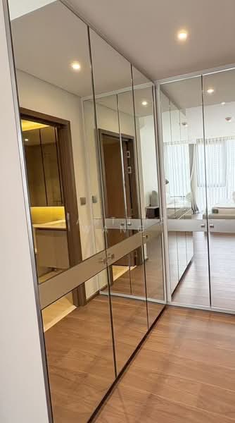 second bedroom walk-in closet