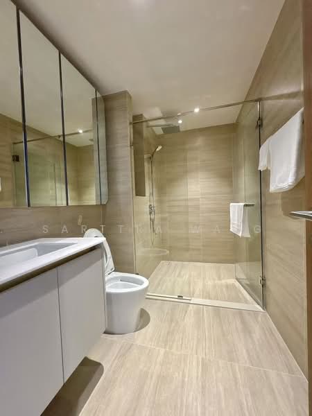 Via 61, Bangkok, Khlong Tan Nua, Watthana, Bangkok, 3 Bedrooms, 127 sqm, Condo For Rent, by Sarttra Wang, 500257289 - second bathroom - DDproperty.com
