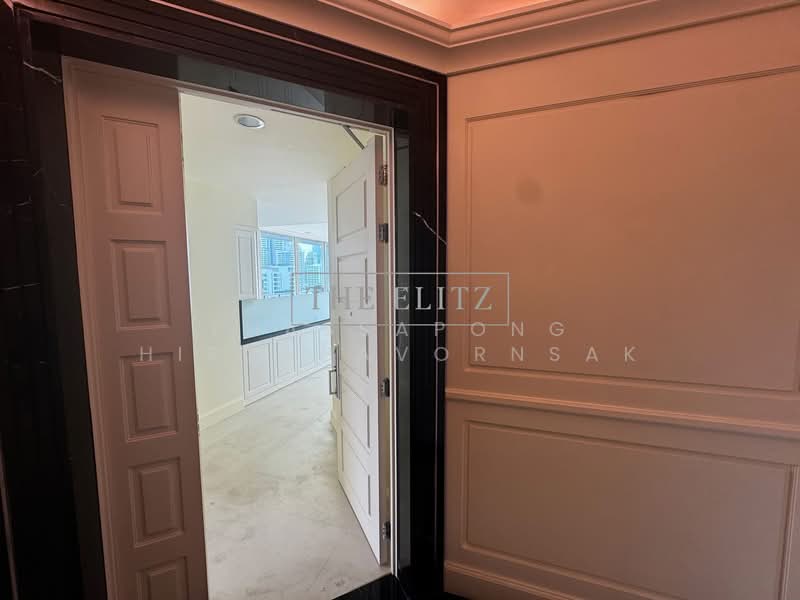 Royce Private Residences, Bangkok, 61 Soi Sukhumvit 31, Khlongtoei Nua, Watthana, Bangkok, 2 Bedrooms, 111 sqm, Condo For Sale, by Thassapong Hirunbavornsak, 500257304 - DDproperty.com