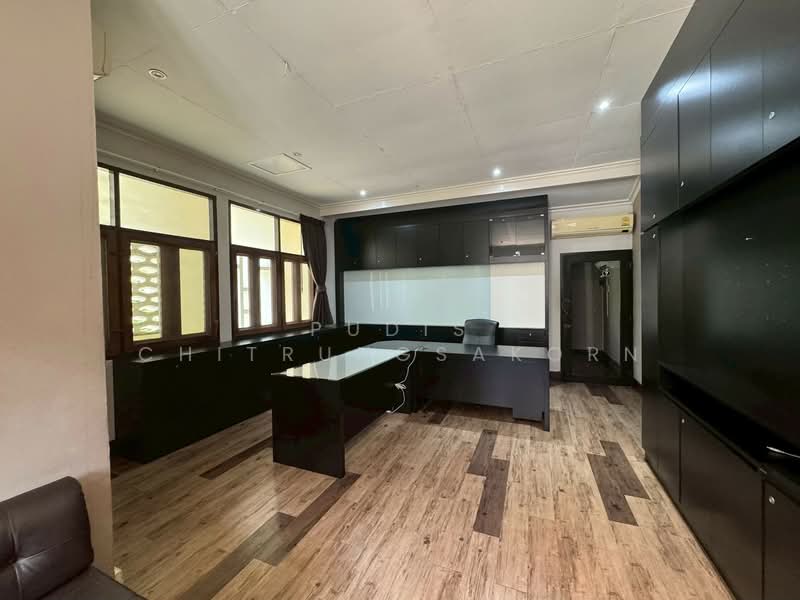 บ้านเดี่ยว 2 ชั้นให้เช่า | อารีย์ – ราชครู, กรุงเทพ, พญาไท, พญาไท, กรุงเทพ, 400 ตร.ม., ตึกแถว-อาคารพาณิชย์ ให้เช่า, โดย Pudis Chitrungsakorn, 500257306 - DDproperty.com