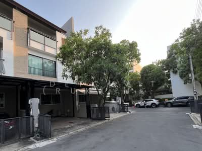 ขาย - Private Nirvana Life Exclusive : ไพรเวท เนอวานา ไลฟ์ เอ็กซ์คลูซีฟ, กรุงเทพ