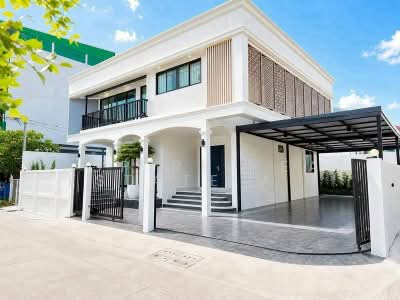 ขาย - บ้านเดี่ยวหลังมุม ตกแต่งรีโนเวทใหม่ทั้งหลัง สไตล์ Modern Craftmanship โซนนวมินทร์, กรุงเทพ