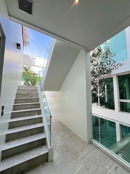 House, Bangkok, Khlong Tan Nua, Watthana, Bangkok, 5 Bedrooms, 801 sqm, Single Detached House For Rent, by Amornrat On-Thong, 500257480 - DDproperty.com