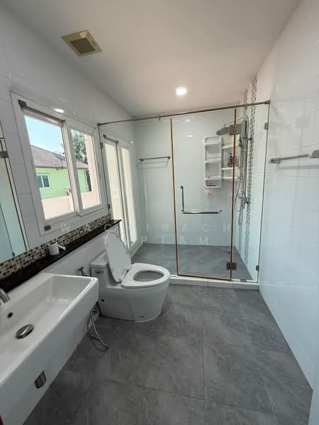Home for sale, Pathum Thani, Lak Hok, Muang Pathum Thani, Pathum Thani, 4 Bedrooms, 300 sqm, Single Detached House For Sale, by Wachiracha Taptam, 500257493 - DDproperty.com