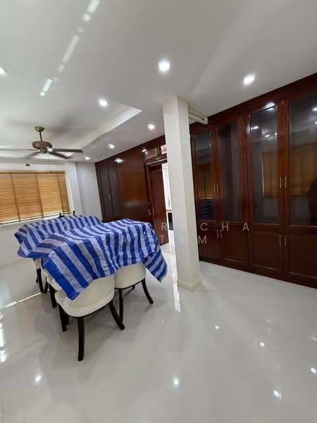 ขายบ้านหรู, ปทุมธานี, หลักหก, เมืองปทุมธานี, ปทุมธานี, 300 ตร.ม., บ้านเดี่ยว ขาย, โดย Wachiracha Taptam, 500257493 - DDproperty.com