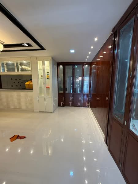 Home for sale, Pathum Thani, Lak Hok, Muang Pathum Thani, Pathum Thani, 4 Bedrooms, 300 sqm, Single Detached House For Sale, by Wachiracha Taptam, 500257493 - DDproperty.com