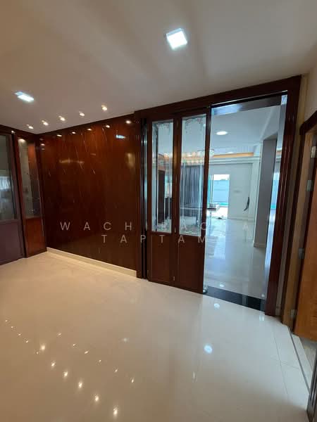 Home for sale, Pathum Thani, Lak Hok, Muang Pathum Thani, Pathum Thani, 4 Bedrooms, 300 sqm, Single Detached House For Sale, by Wachiracha Taptam, 500257493 - DDproperty.com