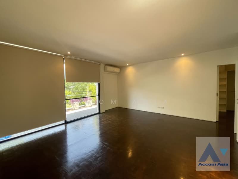 Modern house with private pool, airy space and large glass windows in Sukhumvit, Bangkok, Khlong Tan Nua, Watthana, Bangkok, 4 Bedrooms, 400 sqm, Single Detached House For Rent, by Accom Asia, 500257511 - DDproperty.com
