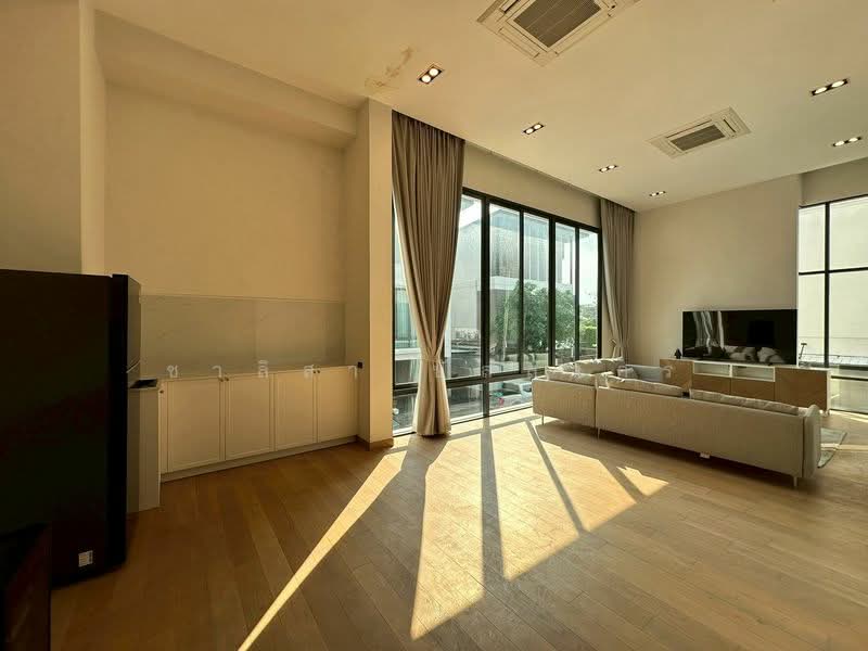 The Glamor Ekkamai – Praditmanutham, Bangkok, Soi Praditmanutham 8, Khlong Chaokhun Sing, Wang Thonglang, Bangkok, 3 Bedrooms, 412 sqm, Single Detached House For Sale, by ชาลิสา ปัสสาคร, 500257602 - DDproperty.com