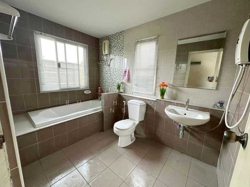 บ้านให้เช่า – ใกล้มีโชคพลาซ่า เพียง 5 นาที ค่าเช่า 17,000 บาท / เดือน รหัสทรัพย์ : No.5H651, Chiang Mai, Nong Chom, San Sai, Chiang Mai, 2 Bedrooms, 130 sqm, Single Detached House For Rent, by Rutchaporn Tunsiri, 500257628 - DDproperty.com