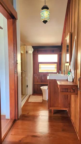 บ้านสวยให้เช่า – ใกล้ตลาดแม่คือ เพียง 10 นาที ค่าเช่า 50,000 บาท / เดือน รหัสทรัพย์ : No.12H520, Chiang Mai, Choeng Doi, Doi Saket, Chiang Mai, 4 Bedrooms, 1,000 sqm, Single Detached House For Rent, by Rutchaporn Tunsiri, 500257692 - DDproperty.com