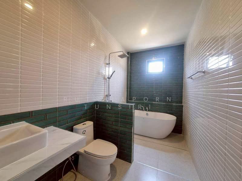 บ้านสวยให้เช่า – ใกล้กาดฝรั่ง เพียง 5 นาที ค่าเช่า 49,000 บาท / เดือน รหัสทรัพย์ : No.14H1075, เชียงใหม่, บ้านแหวน, หางดง, เชียงใหม่, 150 ตร.ม., บ้านเดี่ยว ให้เช่า, โดย Rutchaporn Tunsiri, 500257778 - DDproperty.com