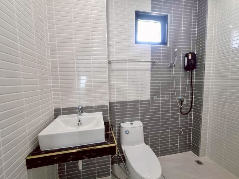 บ้านสวยให้เช่า – ใกล้กาดฝรั่ง เพียง 5 นาที ค่าเช่า 49,000 บาท / เดือน รหัสทรัพย์ : No.14H1075, Chiang Mai, Ban Waen, Hang Dong, Chiang Mai, 4 Bedrooms, 150 sqm, Single Detached House For Rent, by Rutchaporn Tunsiri, 500257778 - DDproperty.com