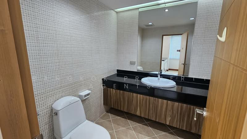 Queen’s Park View, Bangkok, 55 Soi Methi Niwet, Khong Tan, Khlong Toei, Bangkok, 4 Bedrooms, 480 sqm, Condo For Rent, by BANGKOK PROPERTY AGENTS, 500257823 - DDproperty.com