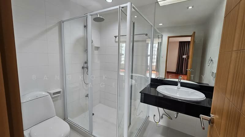 Queen’s Park View, Bangkok, 55 Soi Methi Niwet, Khong Tan, Khlong Toei, Bangkok, 4 Bedrooms, 480 sqm, Condo For Rent, by BANGKOK PROPERTY AGENTS, 500257823 - DDproperty.com