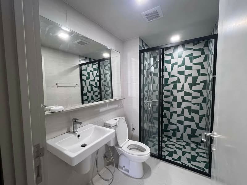 The Base Sukhumvit 50, Bangkok, Soi Roem Charoen 1, Sukhumvit 50 Road, Phra Kanong, Khlong Toei, Bangkok, 1 Bedroom, 26 sqm, Condo For Rent, by Khun Toey เตย, 500257824 - DDproperty.com