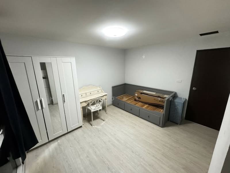 Le Cosi Ekamai 28, Bangkok, Sukhumvit, Khlong Tan Nua, Watthana, Bangkok, 3 Bedrooms, 144 sqm, Condo For Rent, by Khun Toey เตย, 500257857 - DDproperty.com