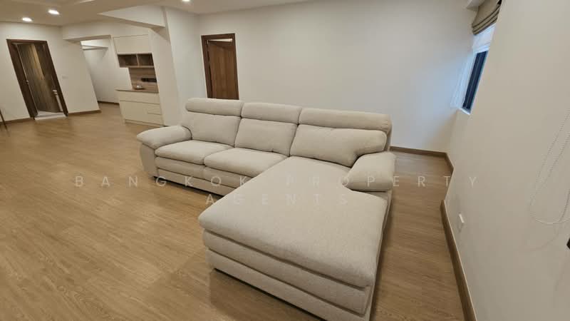 Royal Castle Sukhumvit, Bangkok, 30 Soi Sukhumvit 39, Khlongtoei Nua, Watthana, Bangkok, 3 Bedrooms, 190 sqm, Condo For Rent, by BANGKOK PROPERTY AGENTS, 500257886 - DDproperty.com