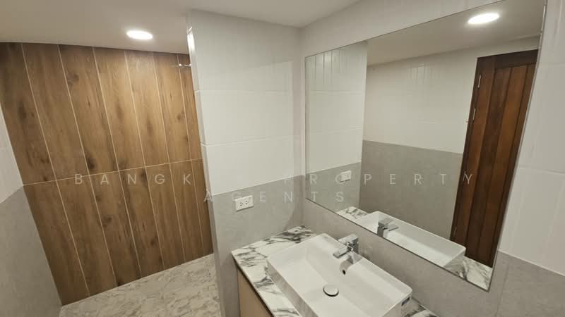 Royal Castle Sukhumvit, Bangkok, 30 Soi Sukhumvit 39, Khlongtoei Nua, Watthana, Bangkok, 3 Bedrooms, 190 sqm, Condo For Rent, by BANGKOK PROPERTY AGENTS, 500257886 - DDproperty.com