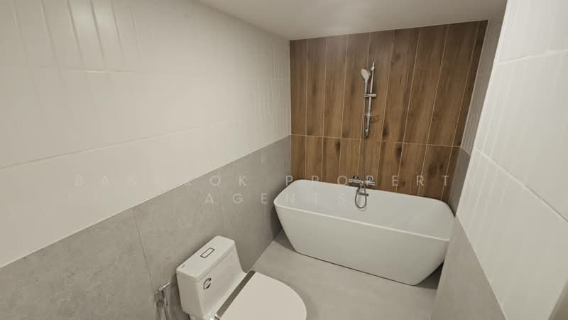 Royal Castle Sukhumvit, Bangkok, 30 Soi Sukhumvit 39, Khlongtoei Nua, Watthana, Bangkok, 3 Bedrooms, 190 sqm, Condo For Rent, by BANGKOK PROPERTY AGENTS, 500257886 - DDproperty.com