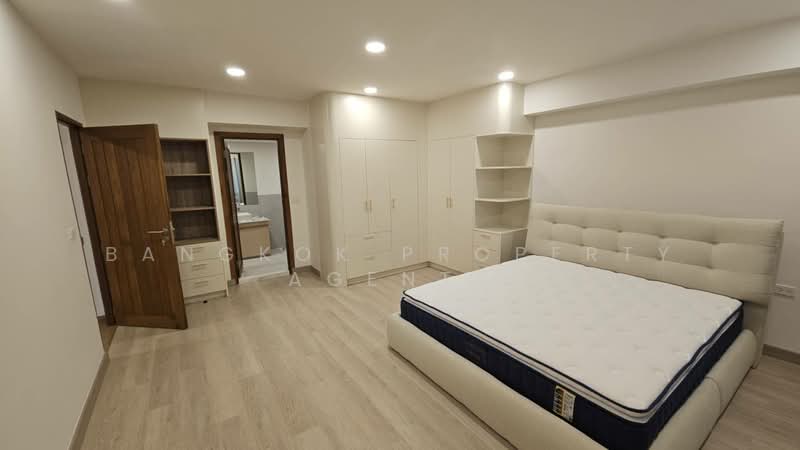 Royal Castle Sukhumvit, Bangkok, 30 Soi Sukhumvit 39, Khlongtoei Nua, Watthana, Bangkok, 3 Bedrooms, 190 sqm, Condo For Rent, by BANGKOK PROPERTY AGENTS, 500257886 - DDproperty.com