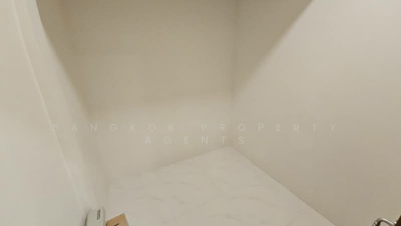 Royal Castle Sukhumvit, Bangkok, 30 Soi Sukhumvit 39, Khlongtoei Nua, Watthana, Bangkok, 3 Bedrooms, 190 sqm, Condo For Rent, by BANGKOK PROPERTY AGENTS, 500257886 - DDproperty.com