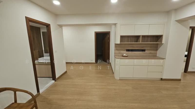 Royal Castle Sukhumvit, Bangkok, 30 Soi Sukhumvit 39, Khlongtoei Nua, Watthana, Bangkok, 3 Bedrooms, 190 sqm, Condo For Rent, by BANGKOK PROPERTY AGENTS, 500257886 - DDproperty.com