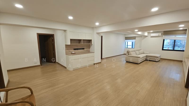 Royal Castle Sukhumvit, Bangkok, 30 Soi Sukhumvit 39, Khlongtoei Nua, Watthana, Bangkok, 3 Bedrooms, 190 sqm, Condo For Rent, by BANGKOK PROPERTY AGENTS, 500257886 - DDproperty.com