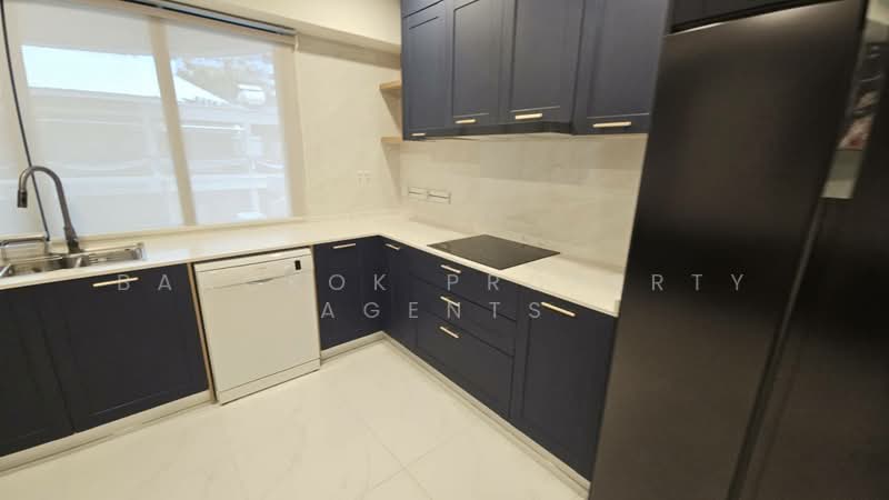 Royal Castle Sukhumvit, Bangkok, 30 Soi Sukhumvit 39, Khlongtoei Nua, Watthana, Bangkok, 3 Bedrooms, 190 sqm, Condo For Rent, by BANGKOK PROPERTY AGENTS, 500257886 - DDproperty.com