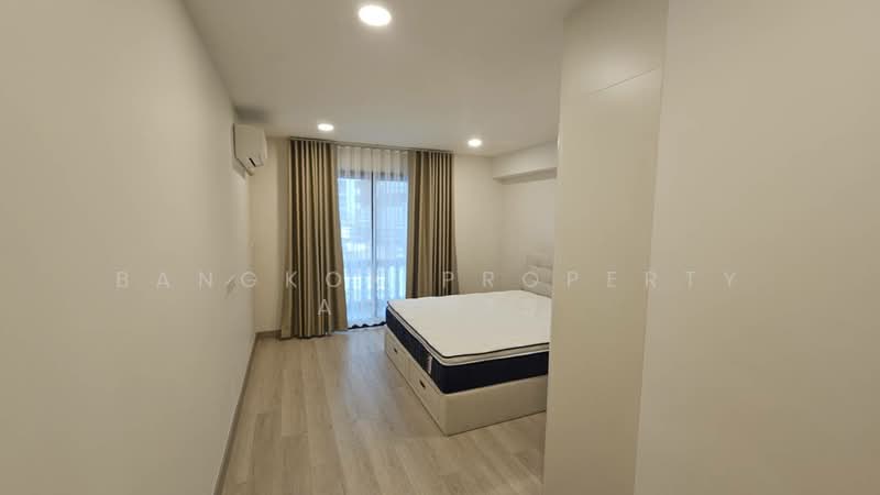 Royal Castle Sukhumvit, Bangkok, 30 Soi Sukhumvit 39, Khlongtoei Nua, Watthana, Bangkok, 3 Bedrooms, 190 sqm, Condo For Rent, by BANGKOK PROPERTY AGENTS, 500257886 - DDproperty.com