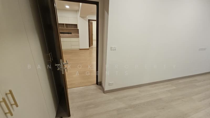 Royal Castle Sukhumvit, Bangkok, 30 Soi Sukhumvit 39, Khlongtoei Nua, Watthana, Bangkok, 3 Bedrooms, 190 sqm, Condo For Rent, by BANGKOK PROPERTY AGENTS, 500257886 - DDproperty.com