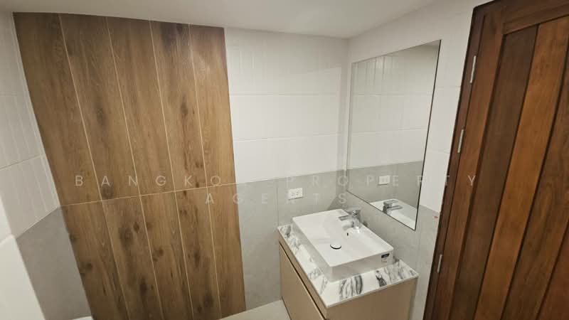 Royal Castle Sukhumvit, Bangkok, 30 Soi Sukhumvit 39, Khlongtoei Nua, Watthana, Bangkok, 3 Bedrooms, 190 sqm, Condo For Rent, by BANGKOK PROPERTY AGENTS, 500257886 - DDproperty.com