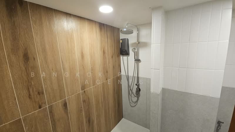 Royal Castle Sukhumvit, Bangkok, 30 Soi Sukhumvit 39, Khlongtoei Nua, Watthana, Bangkok, 3 Bedrooms, 190 sqm, Condo For Rent, by BANGKOK PROPERTY AGENTS, 500257886 - DDproperty.com