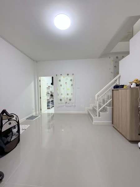 Stylish 2BR Townhome Chiang Mai – Comfortable Living, Great Value, Chiang Mai, San Pu Loei, Doi Saket, Chiang Mai, 2 Bedrooms, 135 sqm, Townhouse For Sale, by Fazwaz (Thailand) Co., Ltd., 500257901 - DDproperty.com