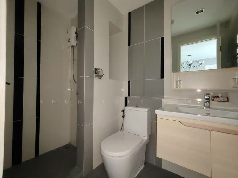 IDEO MOBI Sukhumvit 81, Bangkok, 2097 Sukhumvit Road, Bang Chak, Phra Khanong, Bangkok, 2 Bedrooms, 45 sqm, Condo For Rent, by Khun Toey เตย, 500257917 - DDproperty.com