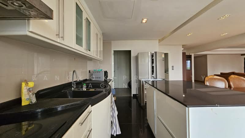 Royal Castle Sukhumvit, Bangkok, 30 Soi Sukhumvit 39, Khlongtoei Nua, Watthana, Bangkok, 3 Bedrooms, 160 sqm, Condo For Rent, by BANGKOK PROPERTY AGENTS, 500257918 - DDproperty.com