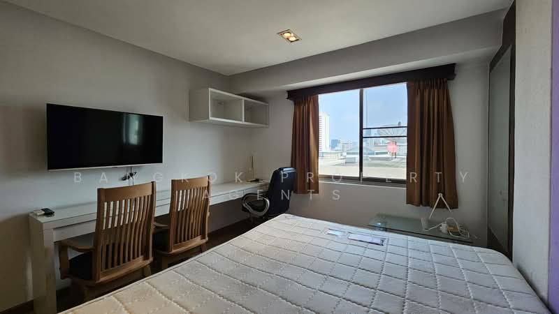 Royal Castle Sukhumvit, Bangkok, 30 Soi Sukhumvit 39, Khlongtoei Nua, Watthana, Bangkok, 3 Bedrooms, 160 sqm, Condo For Rent, by BANGKOK PROPERTY AGENTS, 500257918 - DDproperty.com