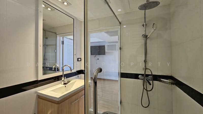 Royal Castle Sukhumvit, Bangkok, 30 Soi Sukhumvit 39, Khlongtoei Nua, Watthana, Bangkok, 3 Bedrooms, 160 sqm, Condo For Rent, by BANGKOK PROPERTY AGENTS, 500257918 - DDproperty.com