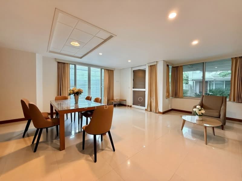 House in Compound, Bangkok, Ekkamai 22, Khlong Tan Nua, Watthana, Bangkok, 4 Bedrooms, 300 sqm, Single Detached House For Rent, by Bangkok Residential, 500257933 - DDproperty.com