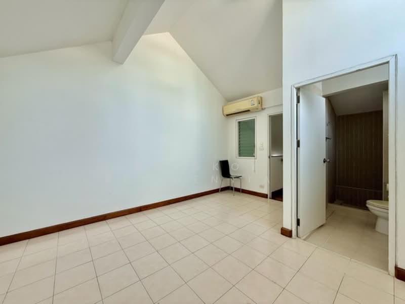 House in Compound, Bangkok, Ekkamai 22, Khlong Tan Nua, Watthana, Bangkok, 4 Bedrooms, 300 sqm, Single Detached House For Rent, by Bangkok Residential, 500257933 - DDproperty.com