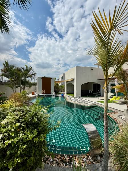 Santa Maria, Chon Buri (Pattaya), Tambon Pong, Poong, Bang Lamung (Pattaya), Chon Buri (Pattaya), 3 Bedrooms, 250 sqm, Single Detached House For Sale, by Wannathida Wannawong, 500257953 - DDproperty.com