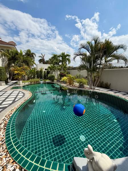 Santa Maria, Chon Buri (Pattaya), Tambon Pong, Poong, Bang Lamung (Pattaya), Chon Buri (Pattaya), 3 Bedrooms, 250 sqm, Single Detached House For Sale, by Wannathida Wannawong, 500257953 - DDproperty.com