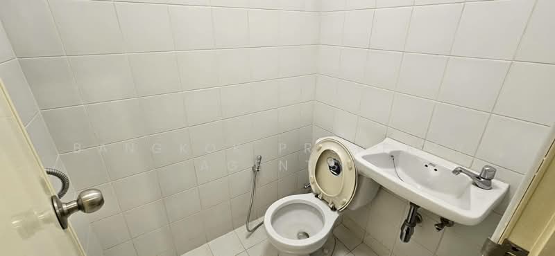 Royal Residence Park, Bangkok, 99 Royal Resident Park Lumphini, Lumphini, Pathum Wan, Bangkok, 3 Bedrooms, 230 sqm, Condo For Rent, by BANGKOK PROPERTY AGENTS, 500257960 - DDproperty.com