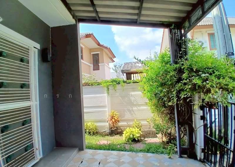 Pruksa Ville 114 Ramkhamhaeng-Romklao (Mistine), Bangkok, Soi Kheha Romklao 64, Kheha Romklao Road, Khlong Song Ton Nun, Lat Krabang, Bangkok, 4 Bedrooms, 120 sqm, Townhouse For Sale, by กรกฤตย์ บุญสระ, 500258034 - DDproperty.com