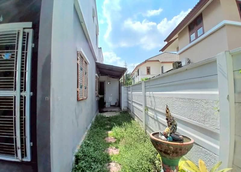 Pruksa Ville 114 Ramkhamhaeng-Romklao (Mistine), Bangkok, Soi Kheha Romklao 64, Kheha Romklao Road, Khlong Song Ton Nun, Lat Krabang, Bangkok, 4 Bedrooms, 120 sqm, Townhouse For Sale, by กรกฤตย์ บุญสระ, 500258034 - DDproperty.com
