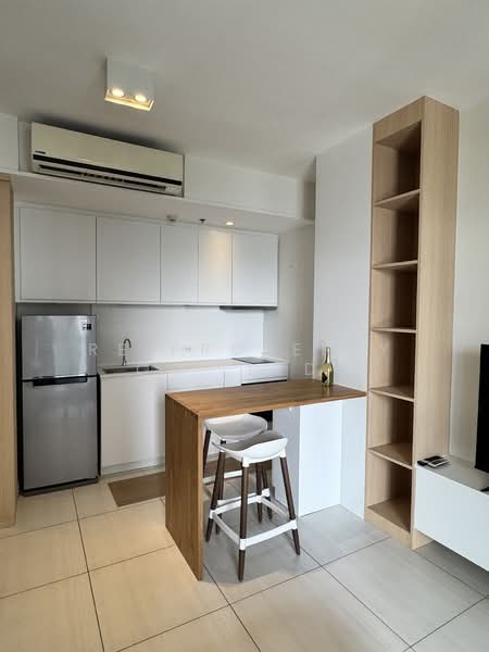 The Lofts Ekkamai, Bangkok, 1415 Sukhumvit Road, Phra Kanong Nua, Watthana, Bangkok, 1 Bedroom, 45 sqm, Condo For Rent, by RE PROPERTY CO.,LTD., 500258152 - DDproperty.com