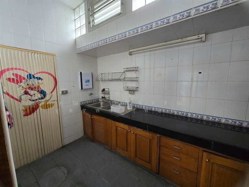 ทาวน์เฮ้าส์ 3 ชั้น 20.5 ตร.ว. หมู่บ้านเจริญรัถทาวน์เฮ้าส์ ซอยเจริญรัถ16/1, Bangkok, ถนนเจริญนคร, Khlong Ton Sai, Khlong San, Bangkok, 2 Bedrooms, 150 sqm, Townhouse For Sale, by คุณ วิภาวรรณ บุตรพา (หยก), 500258161 - DDproperty.com