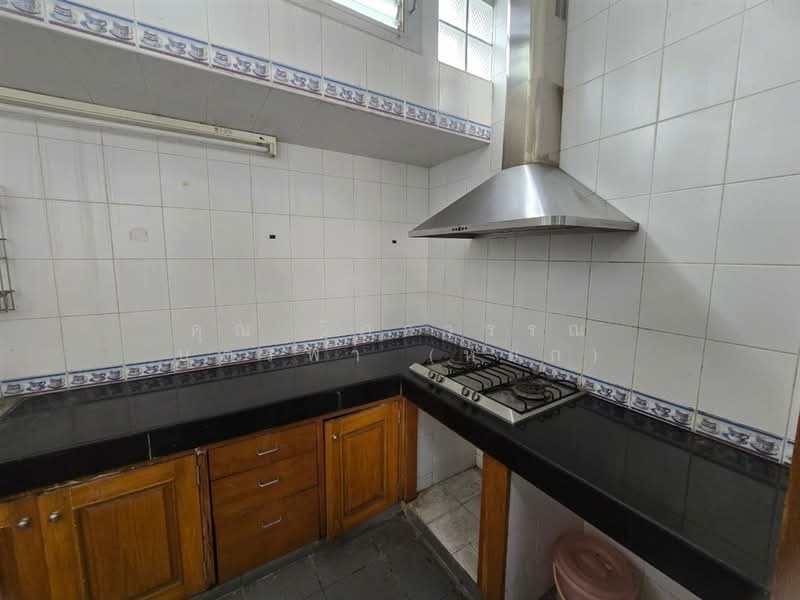 ทาวน์เฮ้าส์ 3 ชั้น 20.5 ตร.ว. หมู่บ้านเจริญรัถทาวน์เฮ้าส์ ซอยเจริญรัถ16/1, Bangkok, ถนนเจริญนคร, Khlong Ton Sai, Khlong San, Bangkok, 2 Bedrooms, 150 sqm, Townhouse For Sale, by คุณ วิภาวรรณ บุตรพา (หยก), 500258161 - DDproperty.com